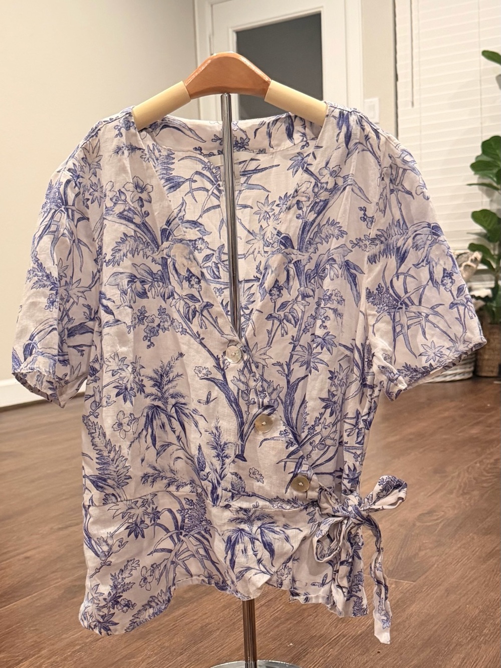 H&M Women’s Floral Linen Wrap Blouse Top Size Medium